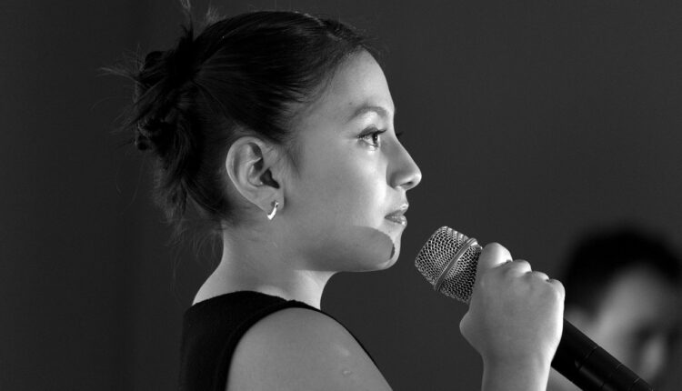 Ray Marcelle Tem Quantos Anos: Idade do Cantor Gospel